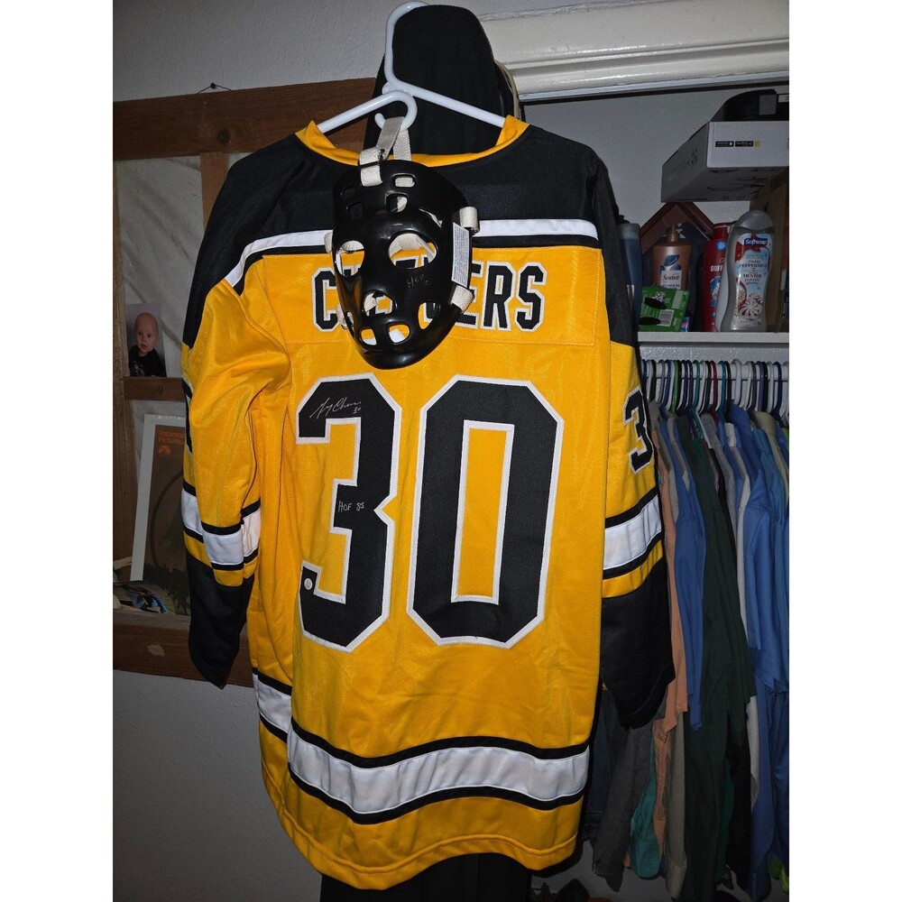 Gerry Cheevers Autographed Jersey and Throwback Mask*Both with COA*HOF*